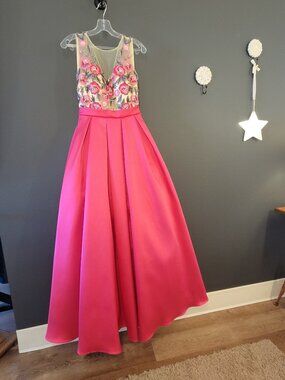 CINDERELLA DIVINE Gown Dress Satin Rhinestone Flower Embroid Satin PINK Sz 4 EUC